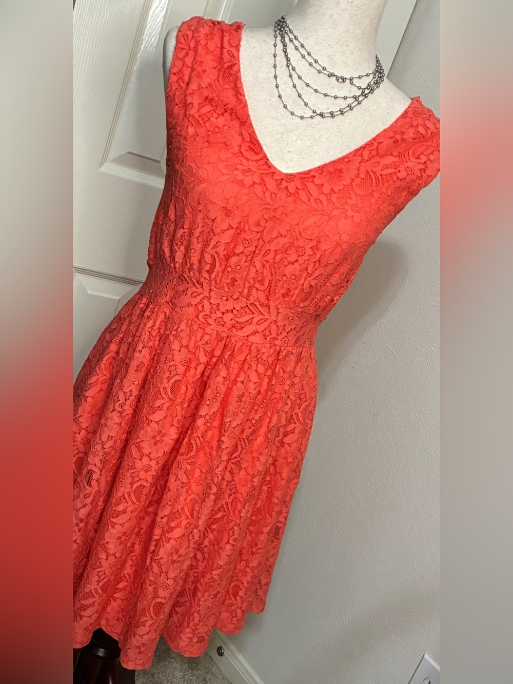 WRANGLER Vibrant Coral Lace Dress Size Medium Fully Lined. Fit & Flare